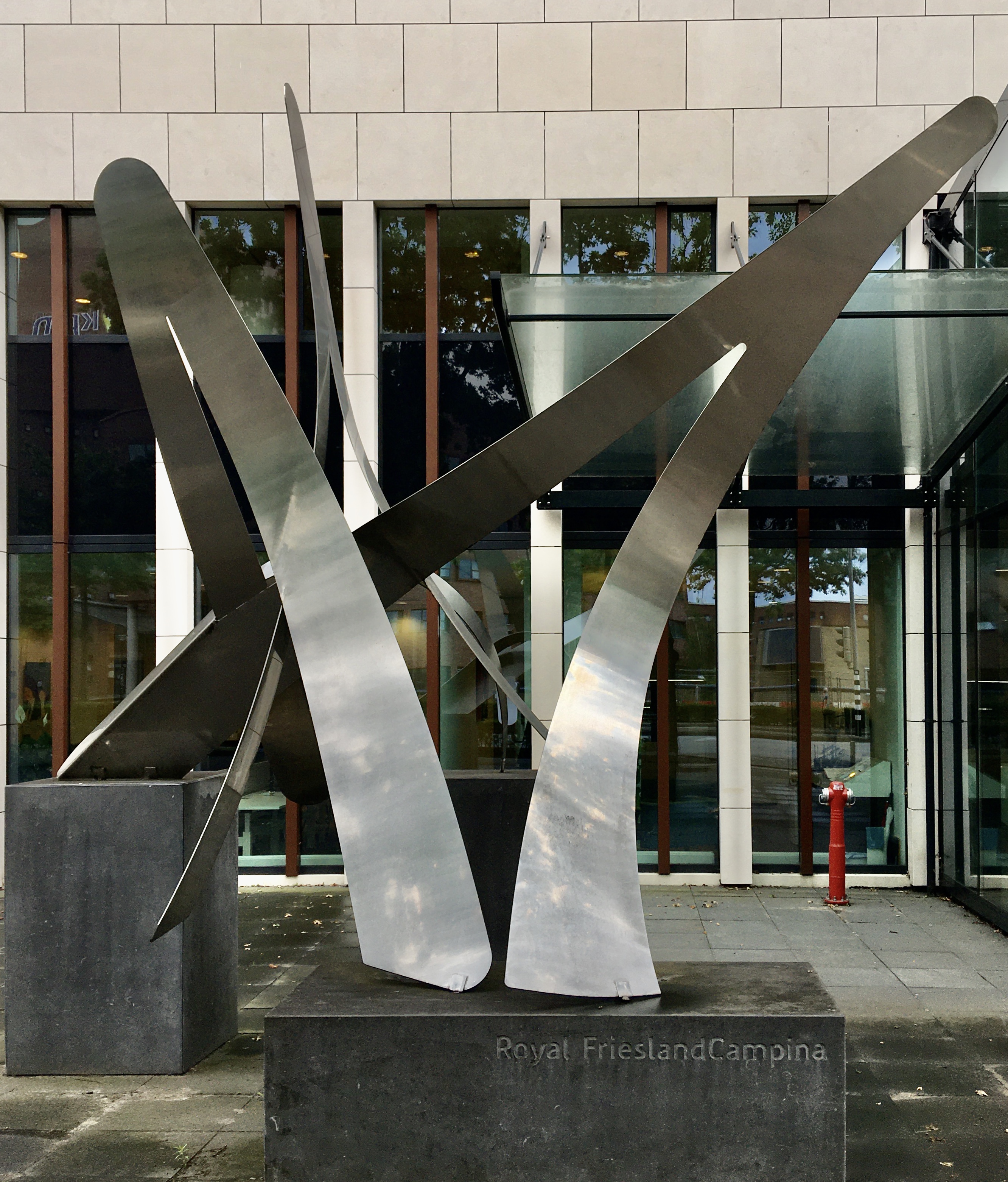 8D0BF121-230A-4207-B96C-960770D33F8A